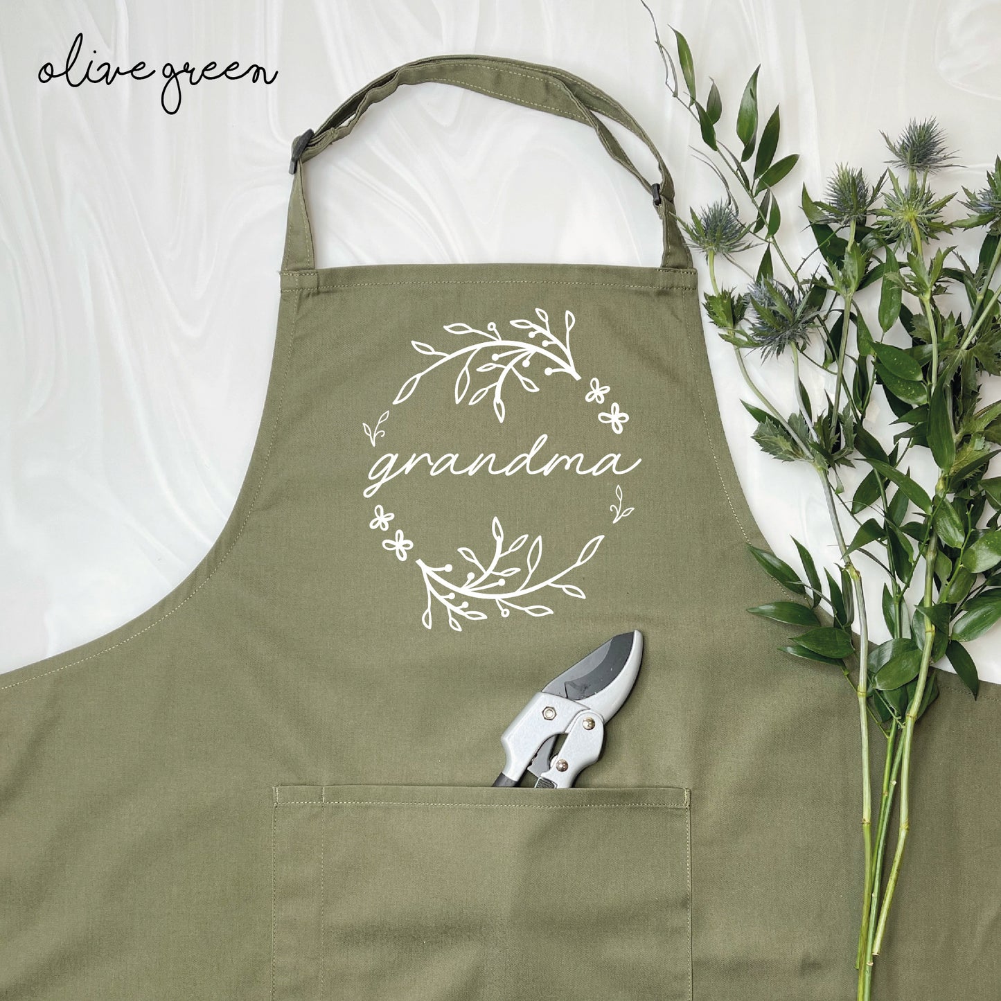 Laurel Leaves Apron For Grandma - Lovetree Design